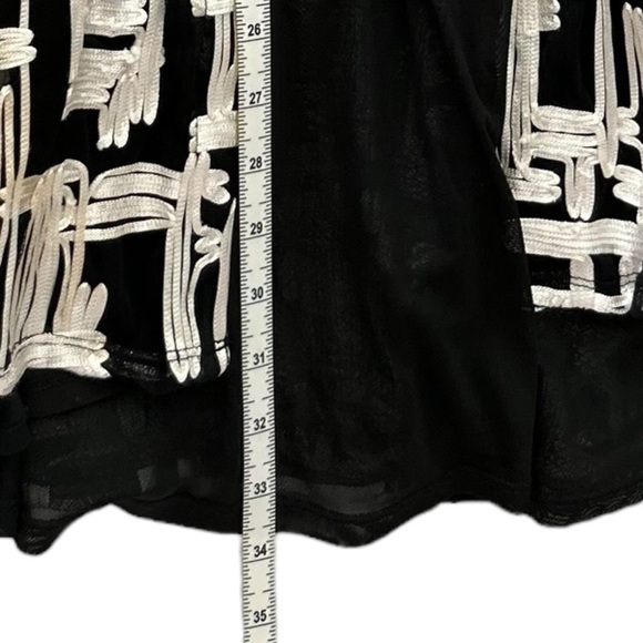 Chico’s Black and White Sheer Over Black Lining Long Top‎ Size 3 - Picture 7 of 8